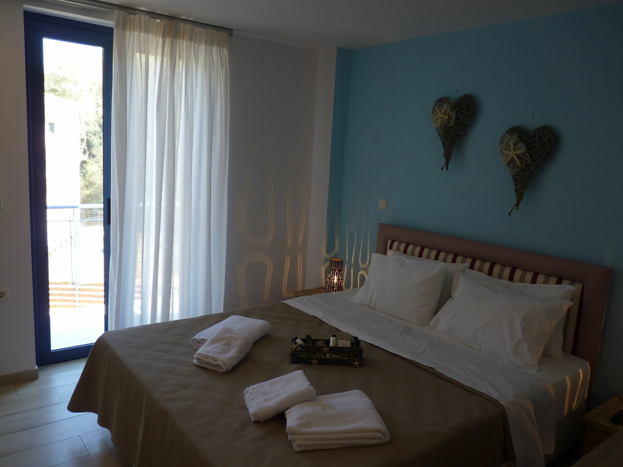 Ilianthos Apartments & Studios Mikros Gialos Exterior photo